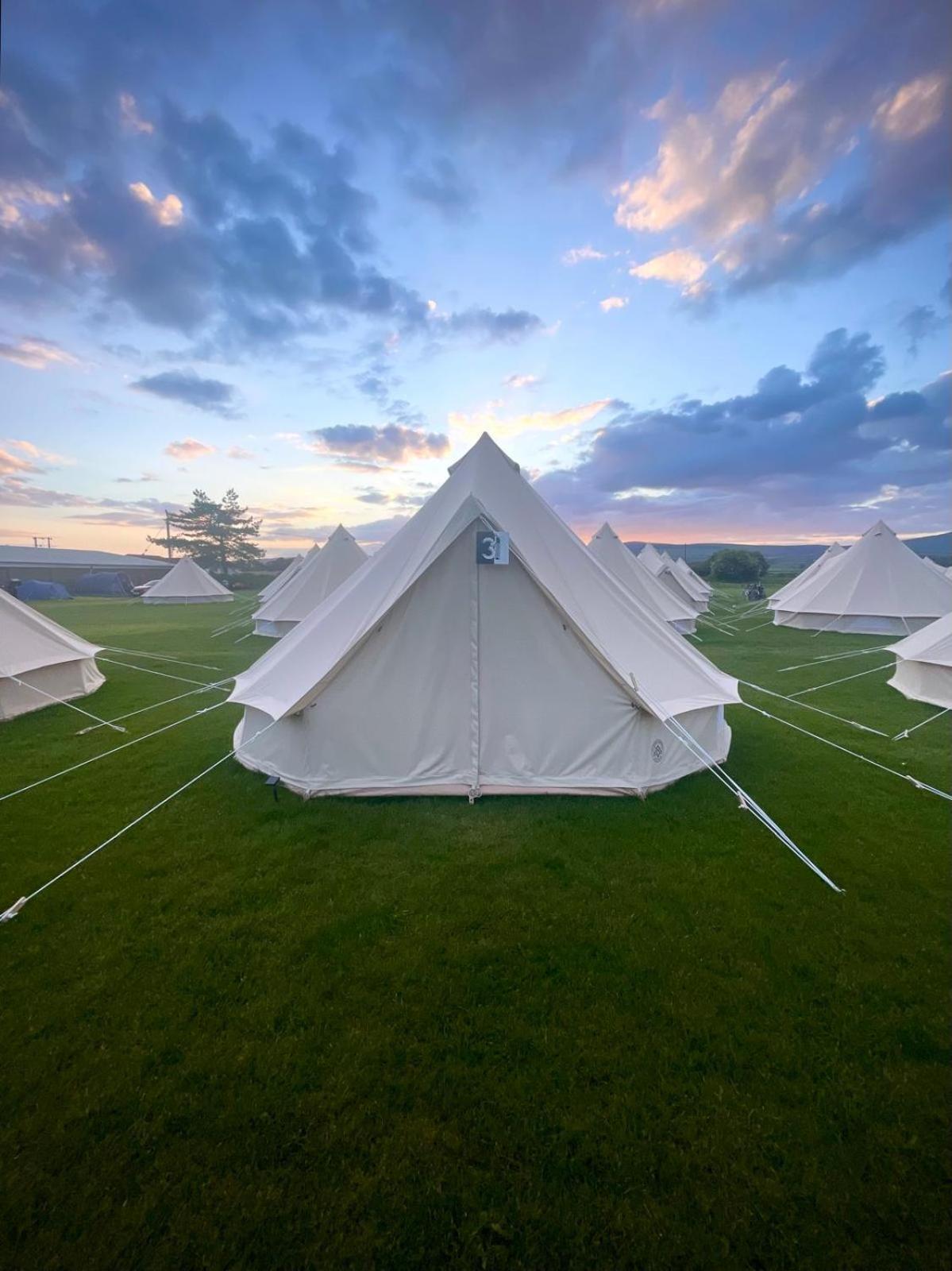 Nine Yards Bell Tents At The Tt - Касълтаун Екстериор снимка